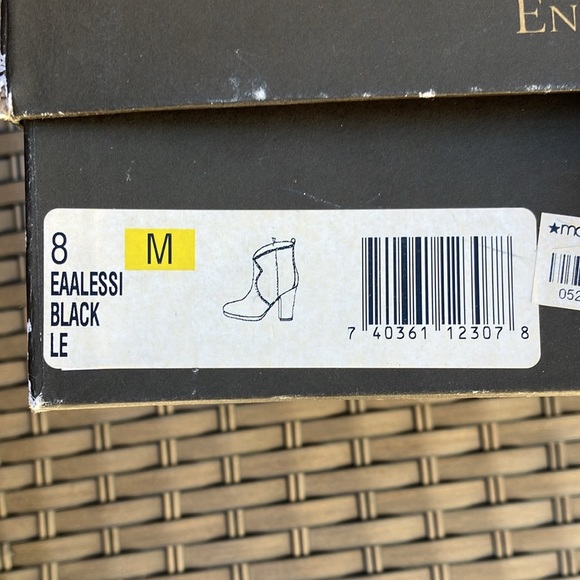 Enzo Angiolini suede boots/w side zippers, small rubber platform. Comfortable! - Picture 10 of 11